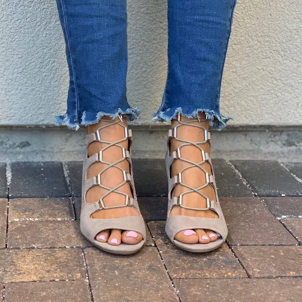 NIB Peep Toe Lace Up Gladiator Wedge Sandal - Picture 2 of 7